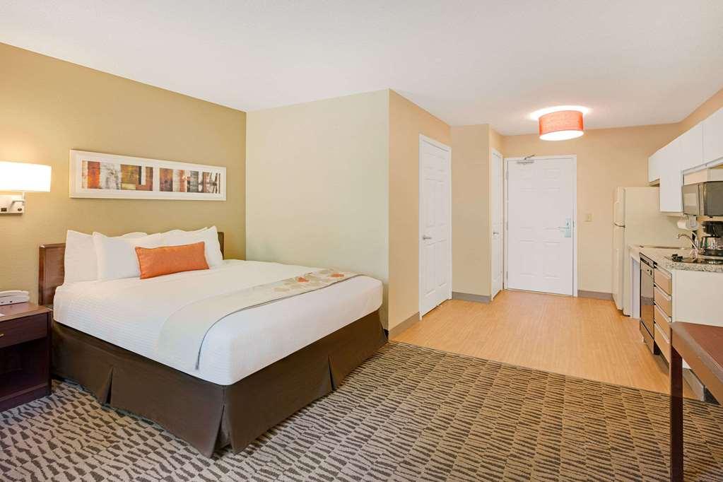 Mainstay Suites Charlotte - Executive Park Room photo