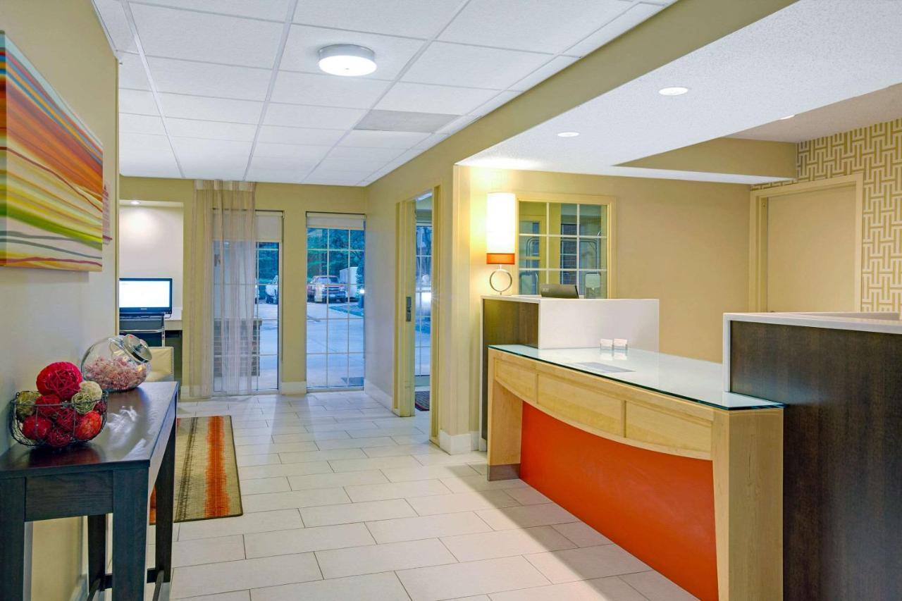 Mainstay Suites Charlotte - Executive Park Exterior photo