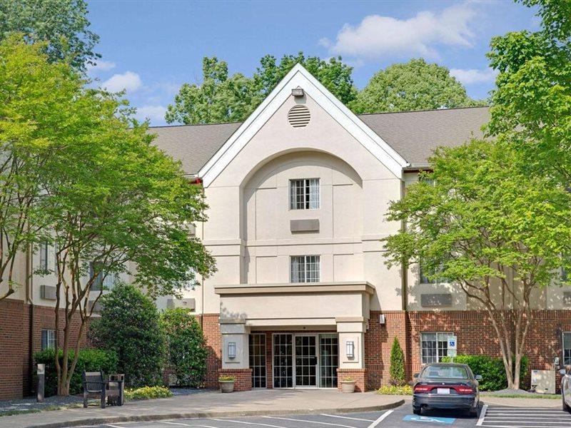 Mainstay Suites Charlotte - Executive Park Exterior photo