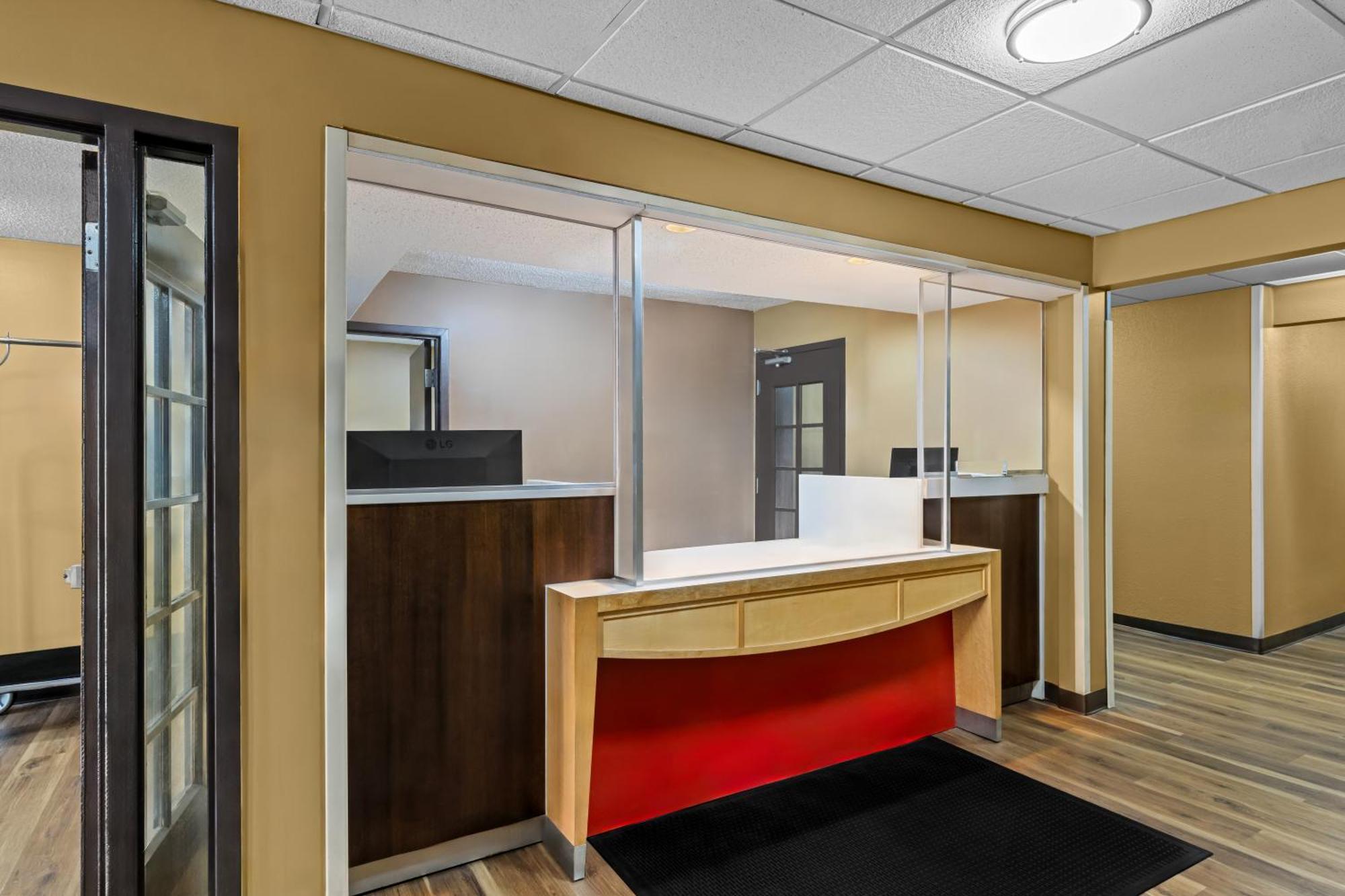 Mainstay Suites Charlotte - Executive Park Exterior photo