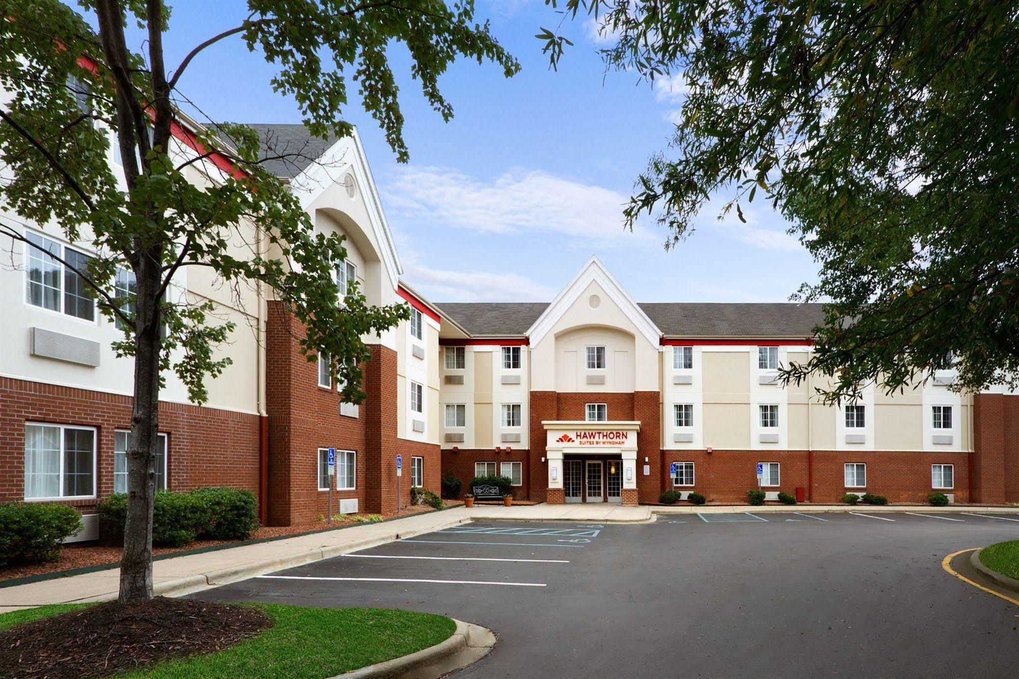 Mainstay Suites Charlotte - Executive Park Exterior photo